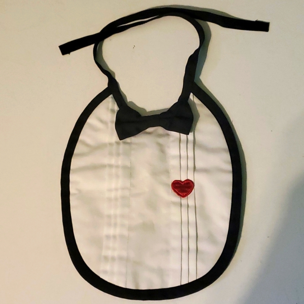 New baby tuxedo bib